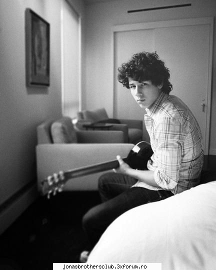 music
turn on that radio
as loud as it can go
wanna dance until my feet can't feel the ground (feel